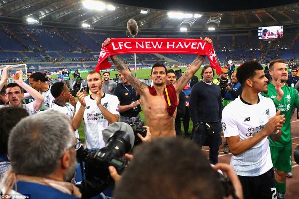 Dejan Lovren na bagenzi be bashimira abafana bari baherekeje ikipe i Roma