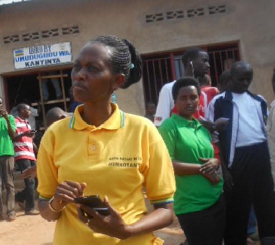 Depite Cecile Murumunawabo yasabye abaturage kubahiriza ibyo Perezida yasabye, bakagaragaza impamvu bamusaba kuguma ku butegetsi