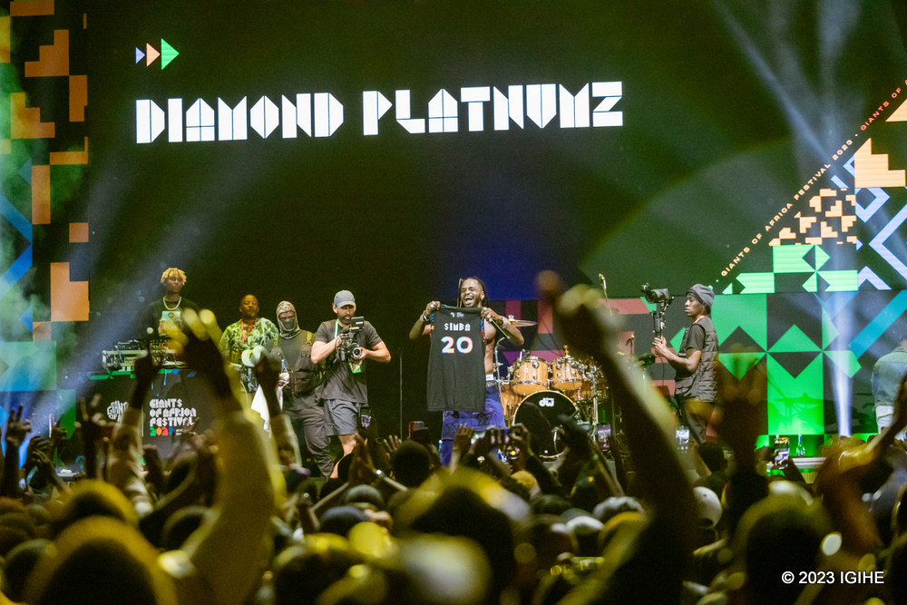 Diamond yahawe impano na Masai Ujiri