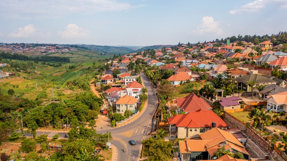 Inyubako zijyanye n'igihe cyane cyane izo guturamo zigenda zubakwa amanywa n'ijoro muri Kicukiro