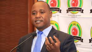 Umunyamabanga Mukuru wa EAC, Peter Muthiku, agiye kugirana ibiganiro na Perezida Kagame ndetse na Museveni