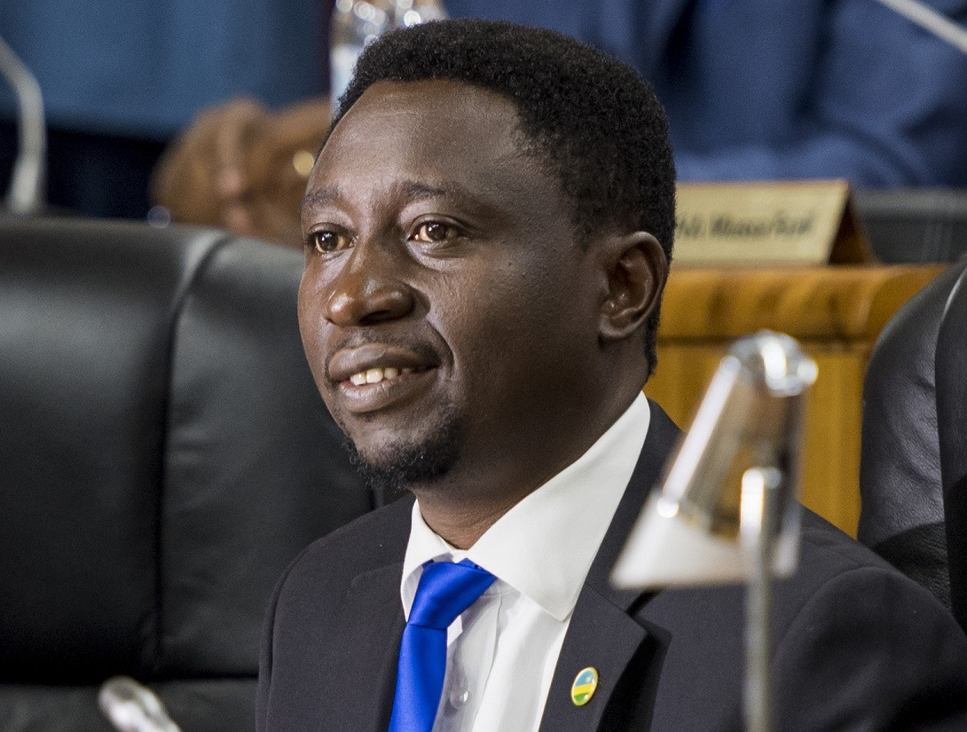 Dr Frank Habineza yasabye ko gushyiraho umushahara fatizo byakwihutishwa