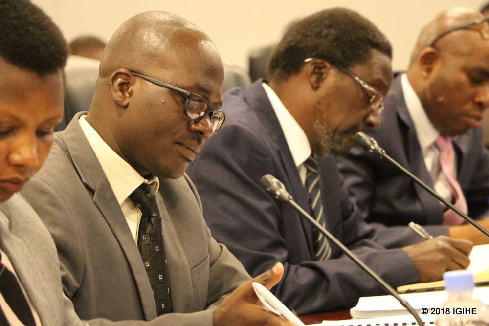 Umuyobozi wa REB, Dr Ndayambaje René n'abandi bakorana bitabye PAC