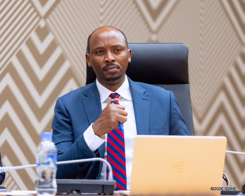Minisitiri Nsanzimana Sabin yavuze ko buri wese amenya uko ayobora urugo rwe