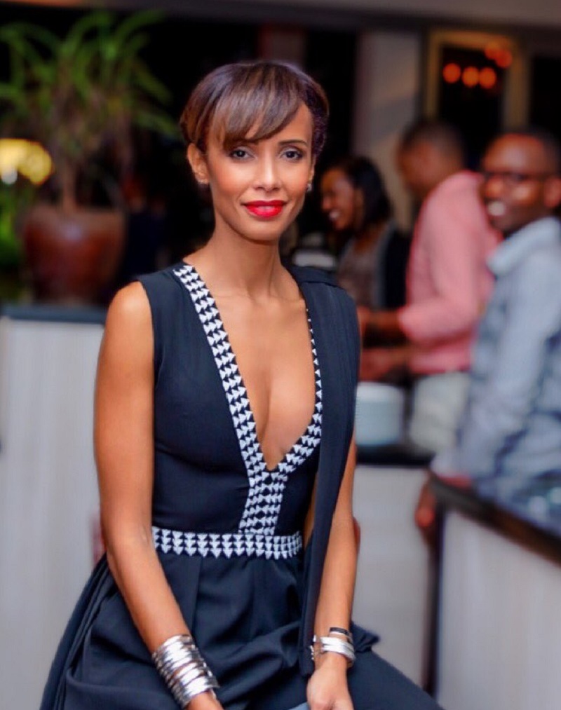 Sonia Rolland ari mu bazaherekeza Perezida Emmanuel Macron mu rugendo agiye kugirira mu Rwanda