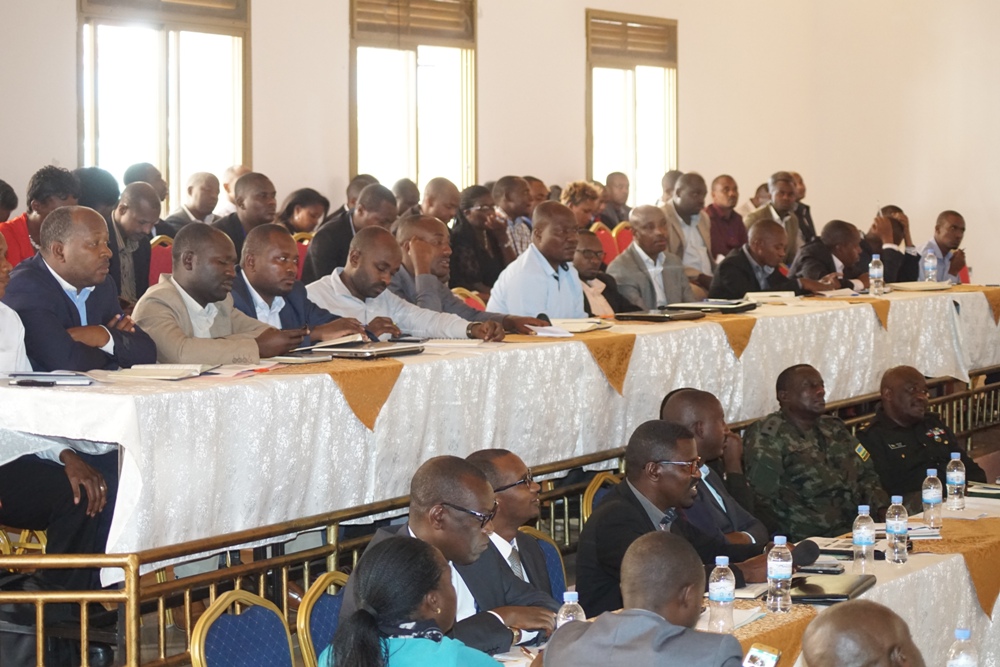 Abayobozi b'inzego z'ibanze basabwe gukusanya imisanzu ya Mituweli badakoresheje ingufu