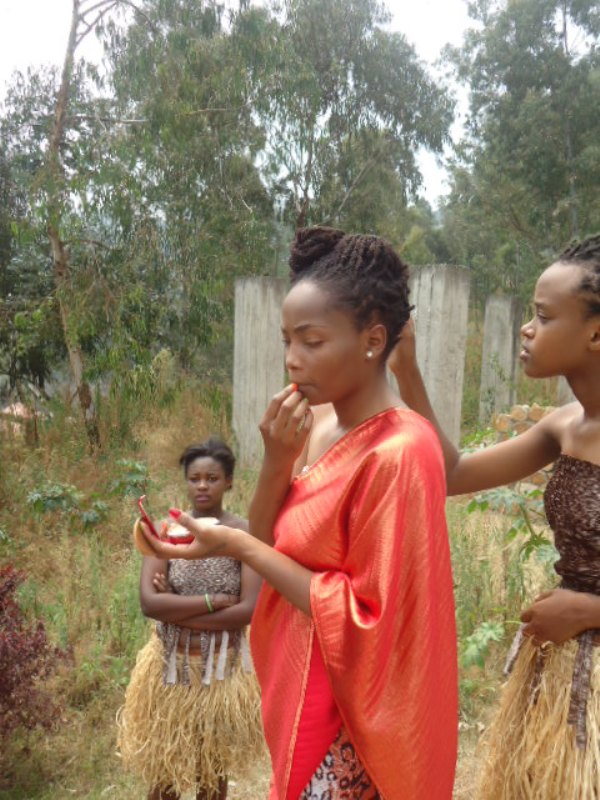 Young Grace yitegura mbere gato y'uko hafatwa amashusho