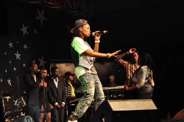Young Grace aririmba mu gitaramo cya Live i Gikondo