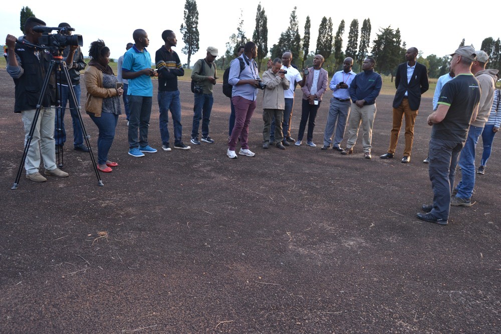 Ibi bikorwa byatangirijwe imbere y'ibitangazamakuru bitandukanye
