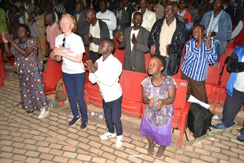 Abafite ubumuga basaba ko nk'uko abagore bagenerwa 30% nabo bagira ijanisha ryihariye bahabwa mu myanya y'akazi