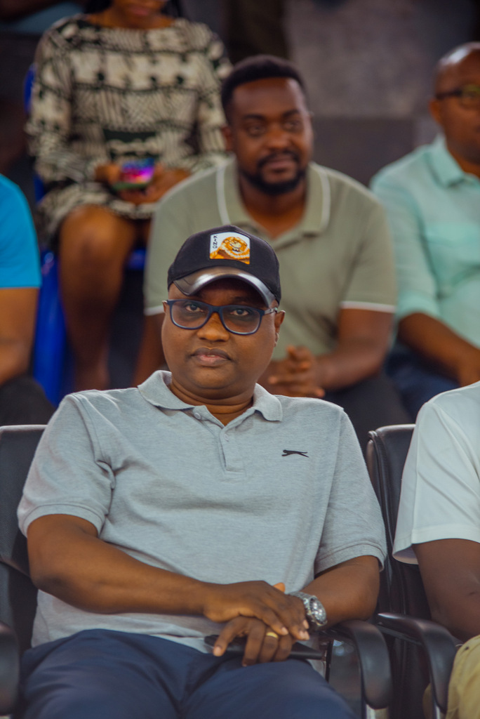 Minisitiri w'Ubucuruzi n'Inganda, Dr Ngabitsinze Jean Chrysostome, ni umwe mu bitabiriye isozwa ry'amahugurwa yakoreshejwe na Christophe Pinna