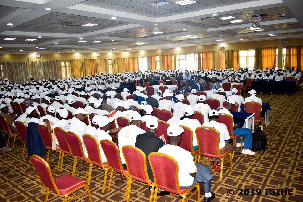 Inteko rusange idasanzwe ya Umwalimu Sacco yahuje abayobozi ba koperative n’abanyamuryango bahagarariye abandi bo mu mirenge yose y’igihugu