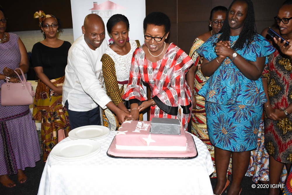 Hakaswe umutsima bishimira intambwe umugore amaze gutera