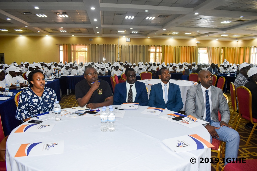 Iki gikorwa cyitabiriwe n'abantu batandukanye
