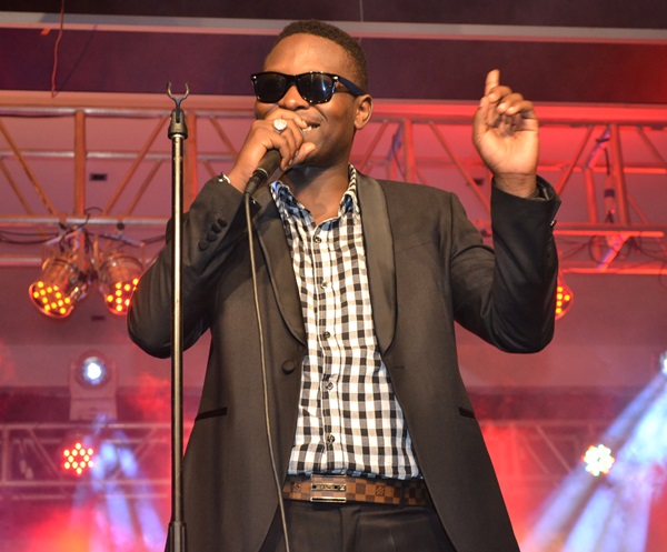 Bull Dogg ahamya ko gahunda y'uburezi kuri bose yageze kuri bose mu Rwanda ndetse ifasha igihugu gukataza mu iterambere