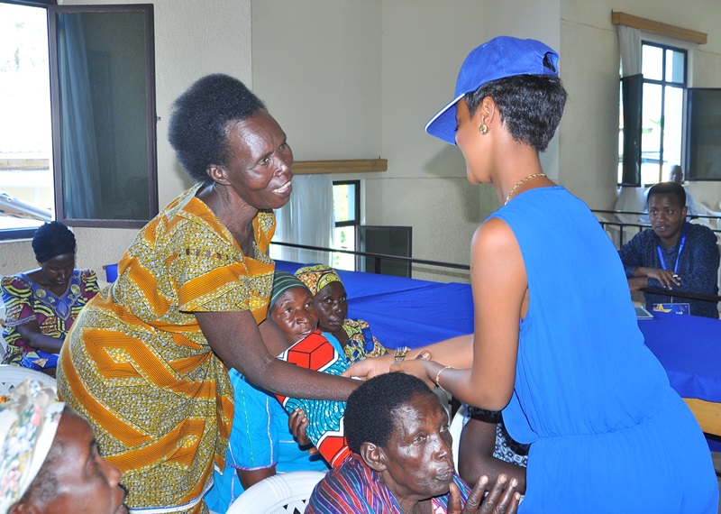 Ngo bumvaga Knowless bataramubona amaso ku maso