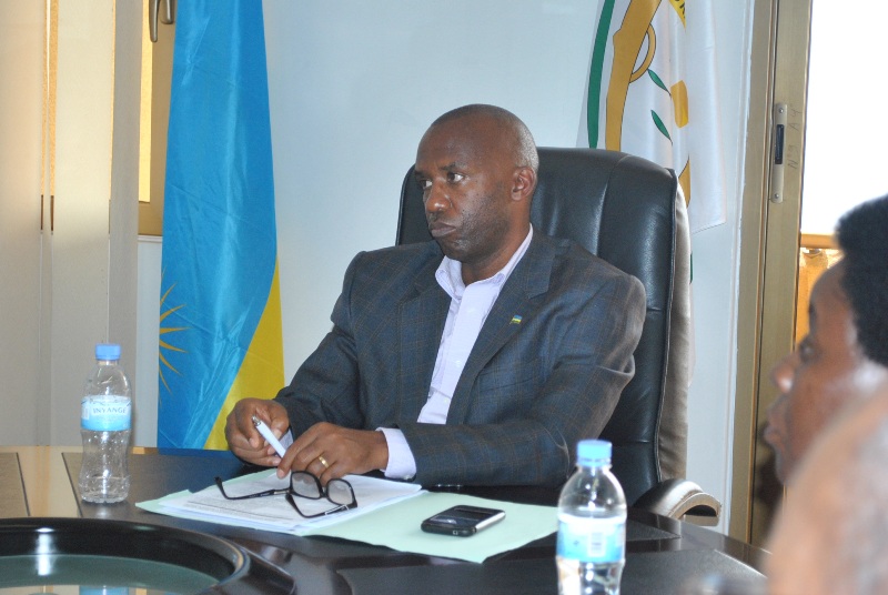 Perezida wa Komisiyo y'Imibereho Myiza y’Abaturage, Uburenganzira bwa Muntu n’Ibibazo by’Abaturage, Senateri Galican Niyongana