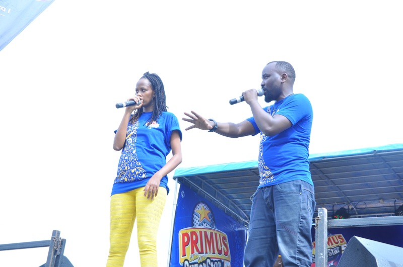 MC Anita na Tino bari kwibutsa abafana uko iri rushanwa riteye muri uyu mwaka