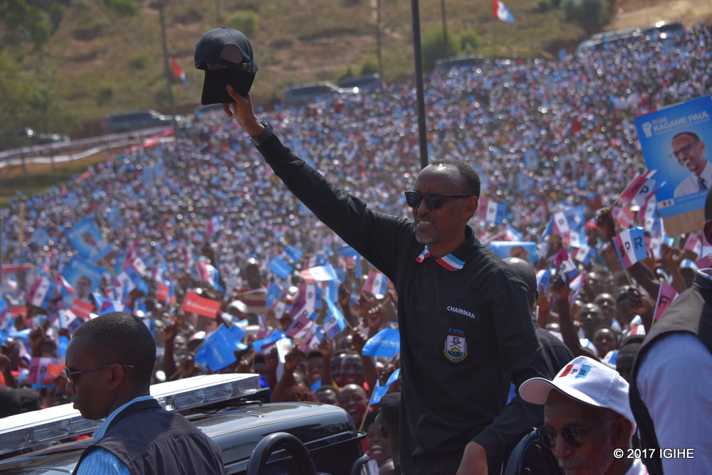 Paul Kagame asuhuza abaturage b'i Gakenke