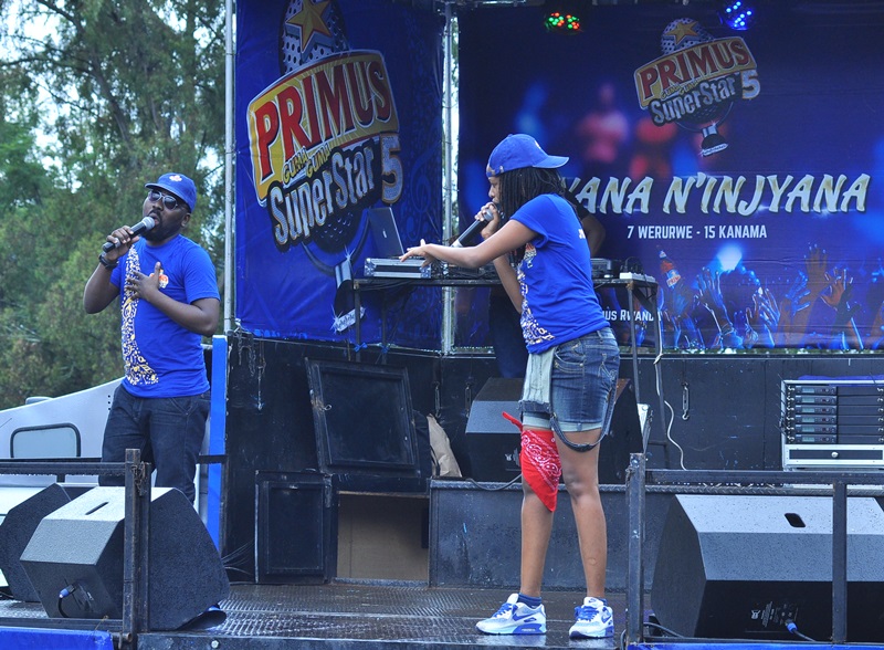 MC Anita na Tino bari kwibutsa abafana uko iri rushanwa riteye muri uyu mwaka