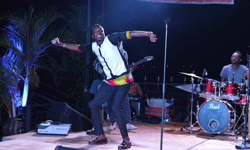 Jules Sentore ngo yababajwe bikomeye n'igitaramo cye cyafunzwe