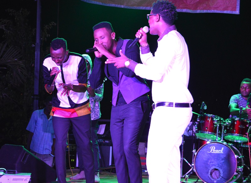 Batashye bababaye ku bw'iki gitaramo cyafunzwe