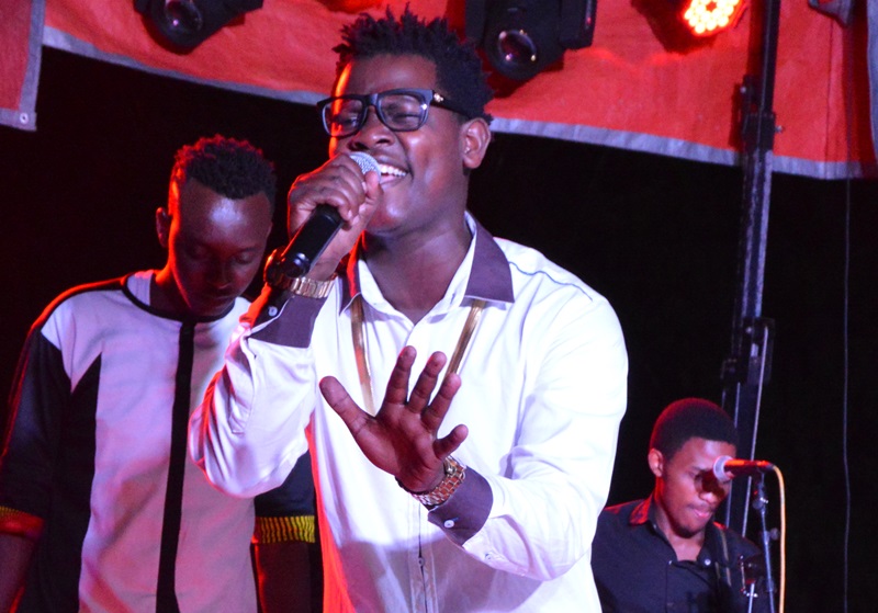 Bruce Melody na we ngo yatahanye agahinda