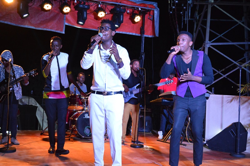 Baririmbye 'Turaberanye' ya Bruce Melody, nyuma Polisi ifunga igitaramo