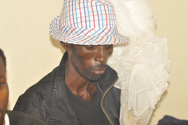 Uyu muhanzi yababajwe cyane n'uyu mugore wibye ibikoresho by'abamusuraga mu bitaro .