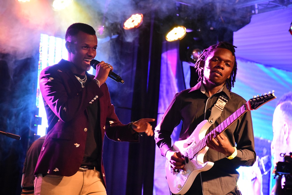 Buravan, umwe mu bahanzi bafite ubuhanga bukomeye ku kuririmba live