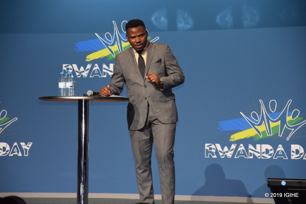 Perezida w’Itorero ry’Igihugu, Bamporiki Edouard, yasabye Abanyarwanda ababa hanze kohereza abana mu Rwanda nk'abasura kwa nyirakuru