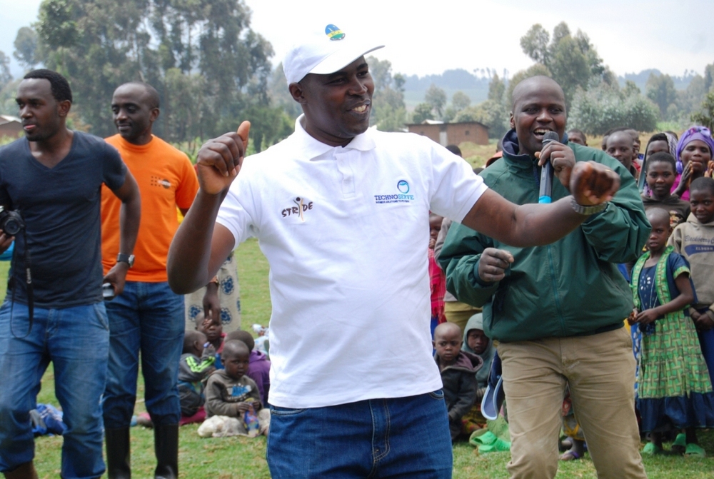 Umuyobozi w'Akarere ka Rubavu, Sinamenye Jérémie acinya akadiho