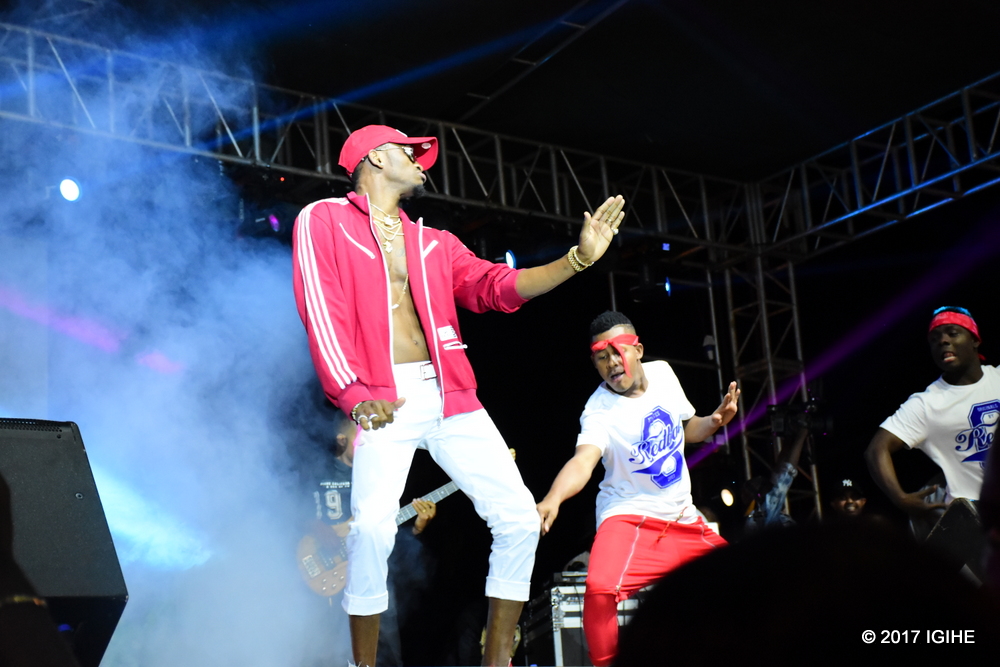 Diamond yageze ku rubyiniro saa saba z'ijoro abafana bari batangiye gutwarwa n'ibitotsi barakanguka