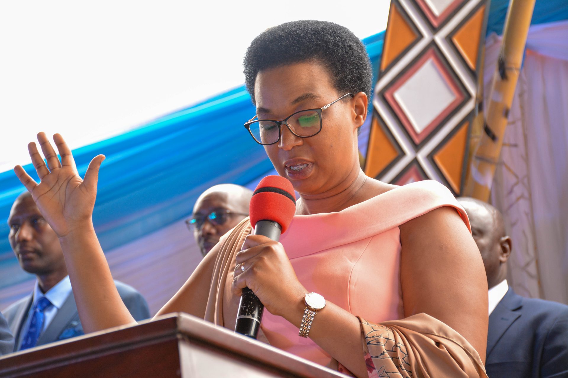 Umuhoza Aurélie wari Ushinzwe Ubutegetsi n’Imari muri ADEPR kuri ubu yagizwe Umuyobozi ushinzwe Umutungo, Imari n’Imishinga muri Komite y'Inzibacyuho