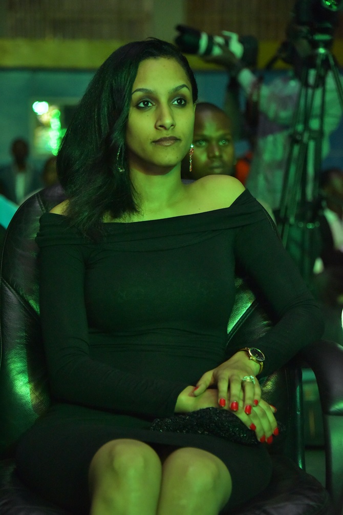 Agasaro Nadia yari yicaye mu bafana