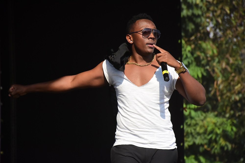 Ati 'Hagarika umuziki ndirimbane n'abafana banjye'