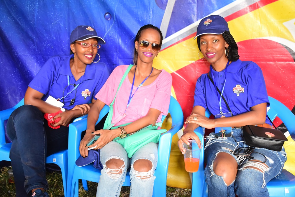 Bamwe mu bayobozi ba Bralirwa bakurikiranye igitaramo cya nyuma mu bizenguruka igihugu 'Roadshow' cyabereye i Rubavu