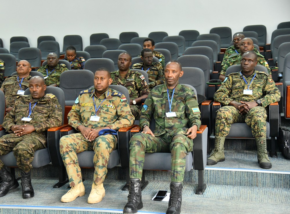 Abofisiye bahawe aya mahugurwa basabwe kuzashyira mu bikorwa ibyo bahuguriwe by'umwihariko babungabunga amahoro