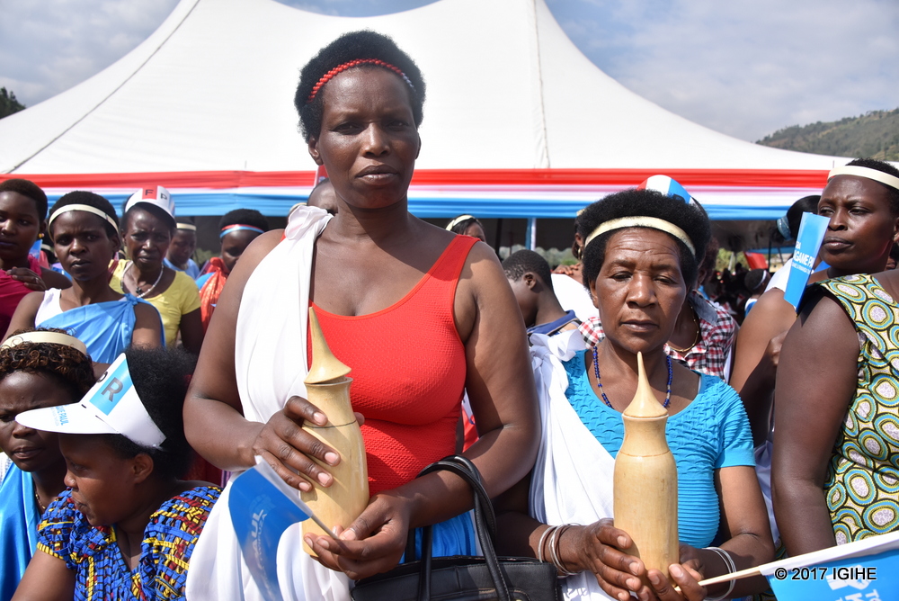 Abitwaje inkongoro bagaragaje ko umukamo wiyongereye binyuze muri Girinka