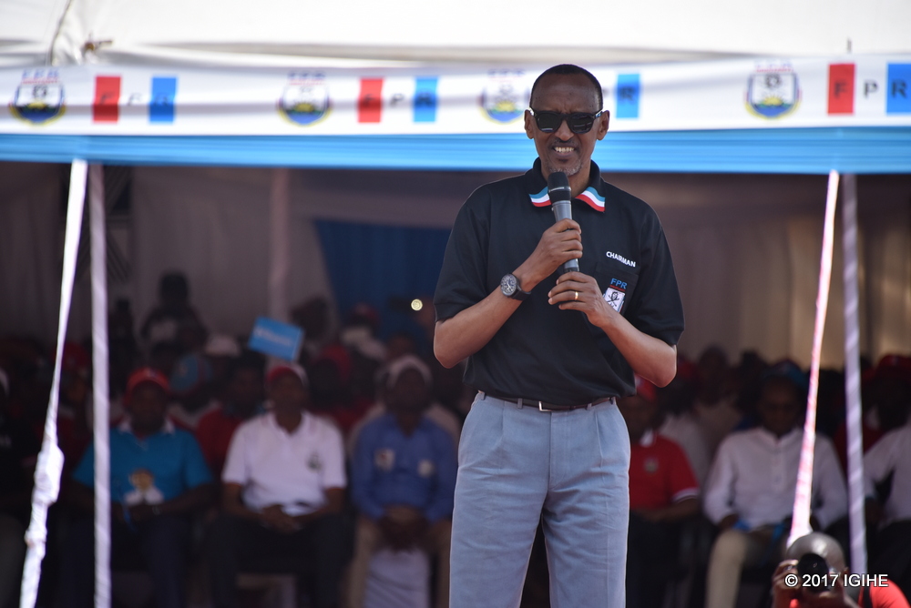 Paul Kagame yashimangiye ko abanyamuryango ba FPR Inkotanyi batojwe kubaka atari ugusenya