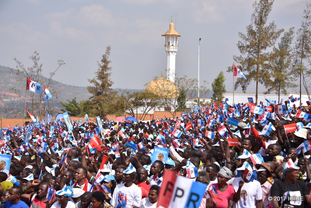 Abanyamujyi bari babukereye biteguye kwakira Paul Kagame i Nyamirambo