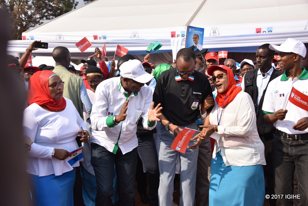 Abayisilamukazi b'i Nyamirambo bari bambariye gushyigikira Paul Kagame