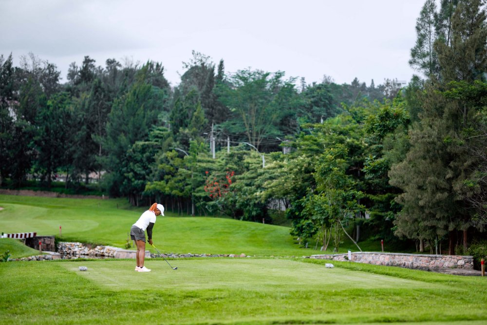 Irumva Stella Matutina yamaze imyaka itanu ari umukinnyi wa Golf