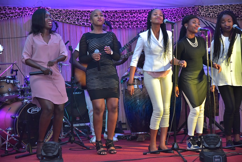 Charly &Nina baririmbye live muri ibi birori