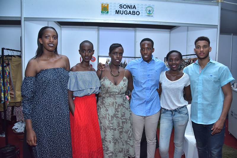 Sonia Mugabo afite amakanzu y'abakobwa agezweho akorera mu Rwanda