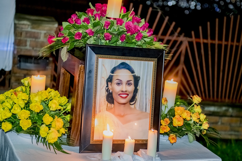 Miss Muhikira yatabarutse afite imyaka 32 y’amavuko. Yitabye Imana ari kubyara imfura ye