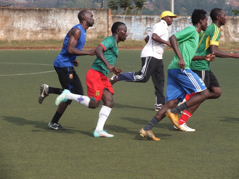 Havugarurema Jean Paul "Laro" (uwa kabiri ibumoso) wakiniraga Rayon Sports ashobora kubona amasezerano muri Kiyovu Sports