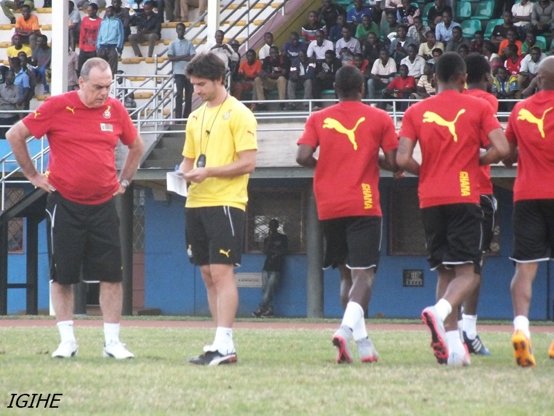 Byabaye ngombwa ko umutoza Avram Grant asubira mu mpapuro ngo asimbuze Gyan
