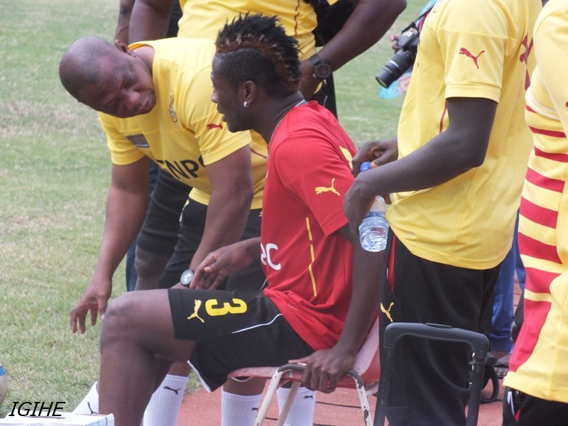 ...asanga abaganga batatinze kumuhambira bishobora gutuma adakina n'Amavubi