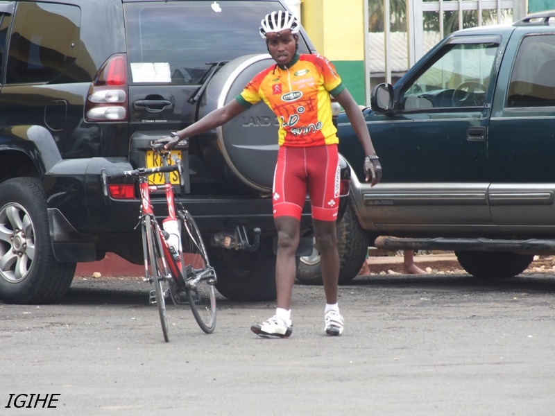 Bagitangira kuzenguruka, Hadi Janvier watwaye Race to Remember na Race for Culture yavuye mu isiganwa